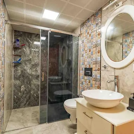 Villa Oezel Havuzlu Ve Deniz Manzarali 5 Odali Milas