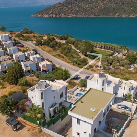 ヴィラ Oezel Havuzlu Ve Deniz Manzarali 5 Odali